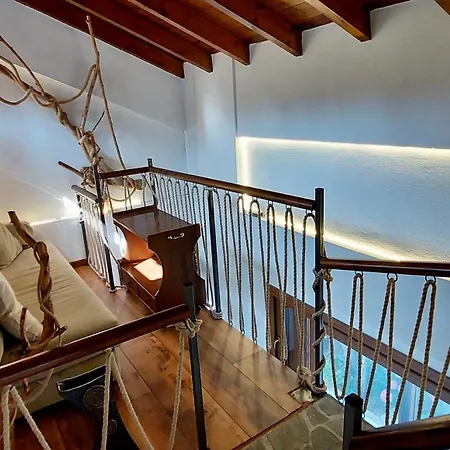 Serenity, 6bd Family Villa, Access